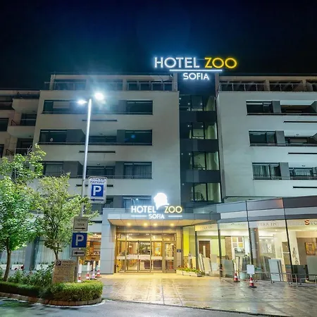 Отель Zoo - Secured Paid Parking София